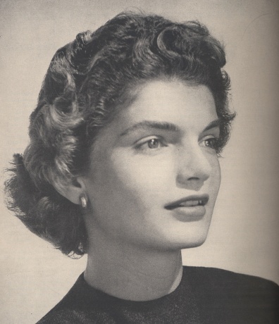 Jccqueline Kennedy's Engagement announcement photo