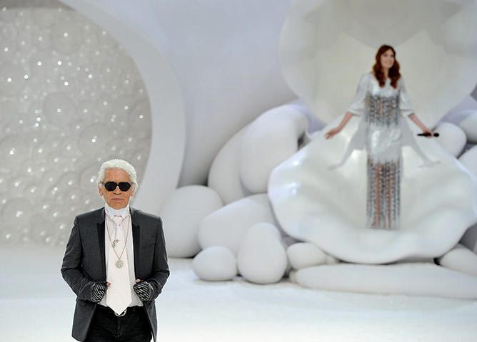 What Karl Lagerfeld's Final Collection for Chanel Was Like