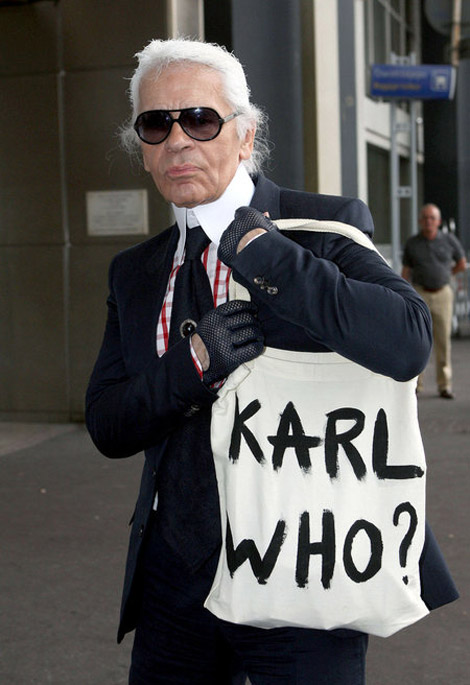 Karl Lagerfeld sporting a personalized canvas tote