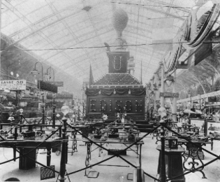 Photo of the Exposition Edison at the 10th World Fair in Paris, 1889.