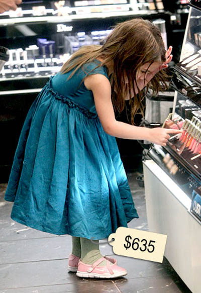 Suri Cruz just out doing some window shopping in New York City