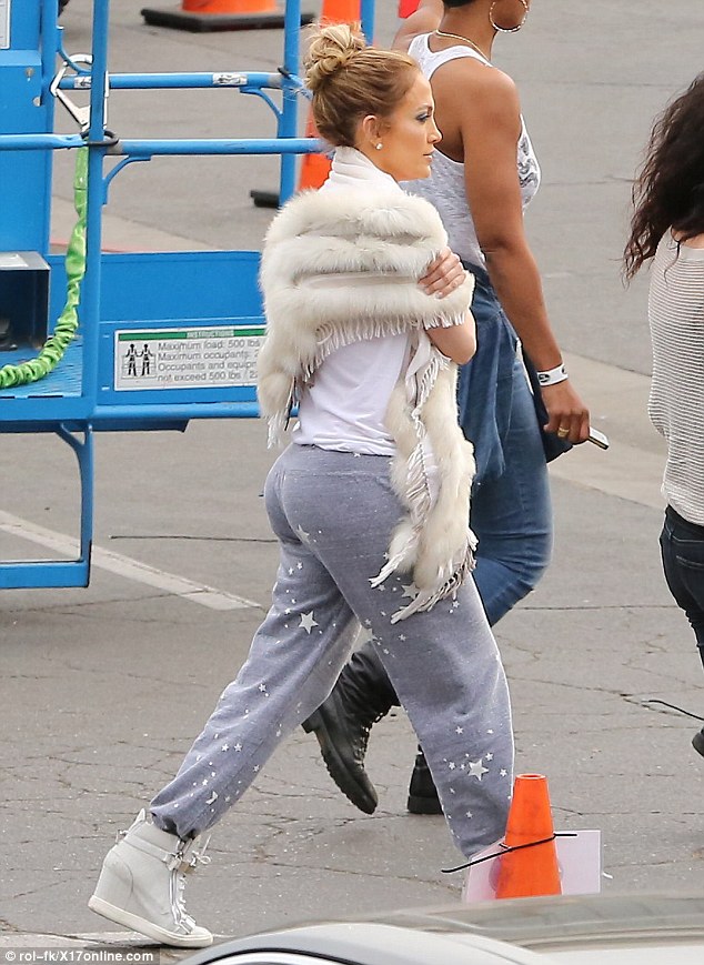 Jennifer Lopez looks cool and casual while filming on set