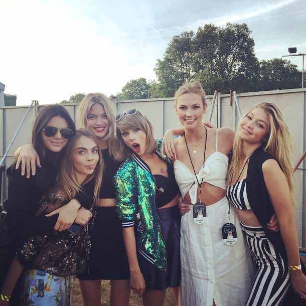 Celebrity friends: Karlie Kloss, Kendall Jenner, Taylor Swift, Gigi Handid, Cara Delevigne, 