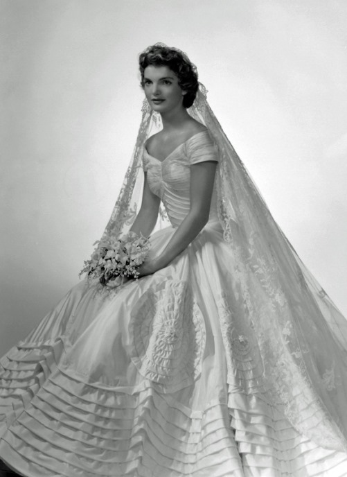 Jacqueline Bouvier's official wedding day portrait 
