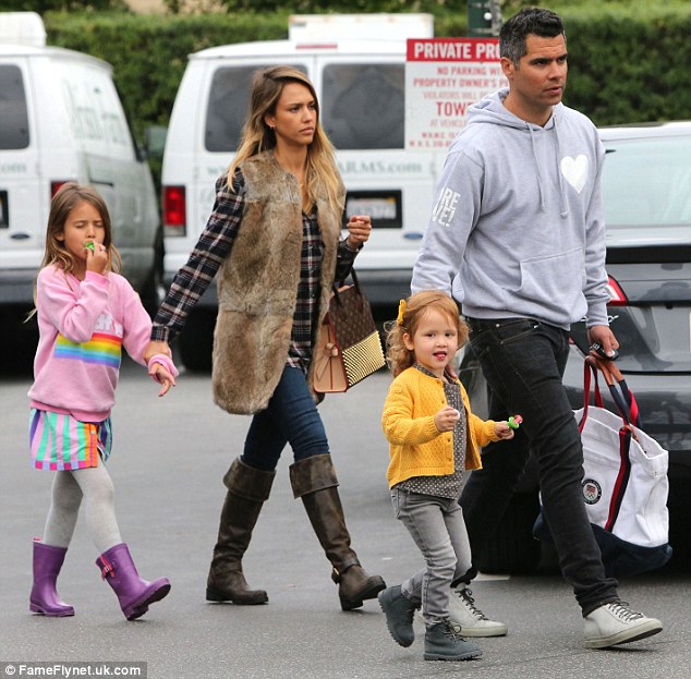 Jessica Alba and family