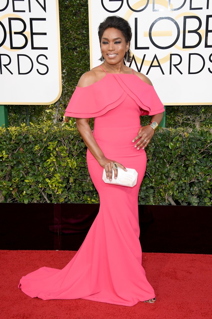 Angela Bassett at the 2017 Golden Globes