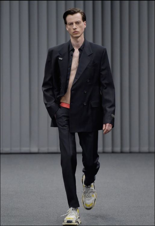 Balenciaga Menswear Fall 2017 Collection