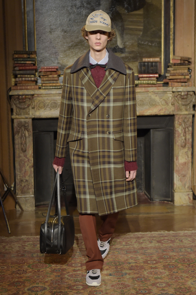 Valentino Menswear Fall 2017 Collection