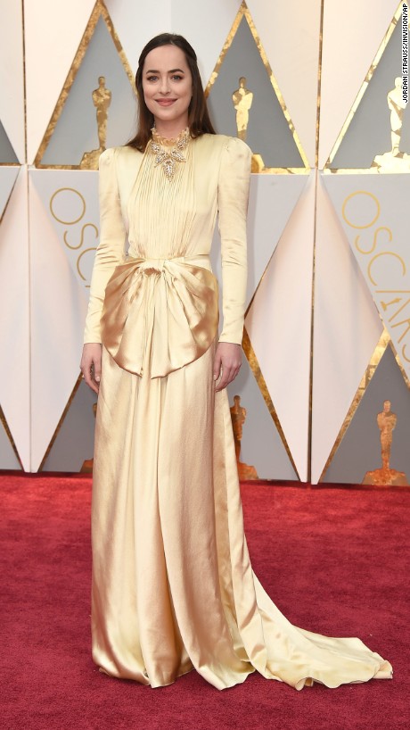 OSCARS Trends - Dakota Johnson in Gucci