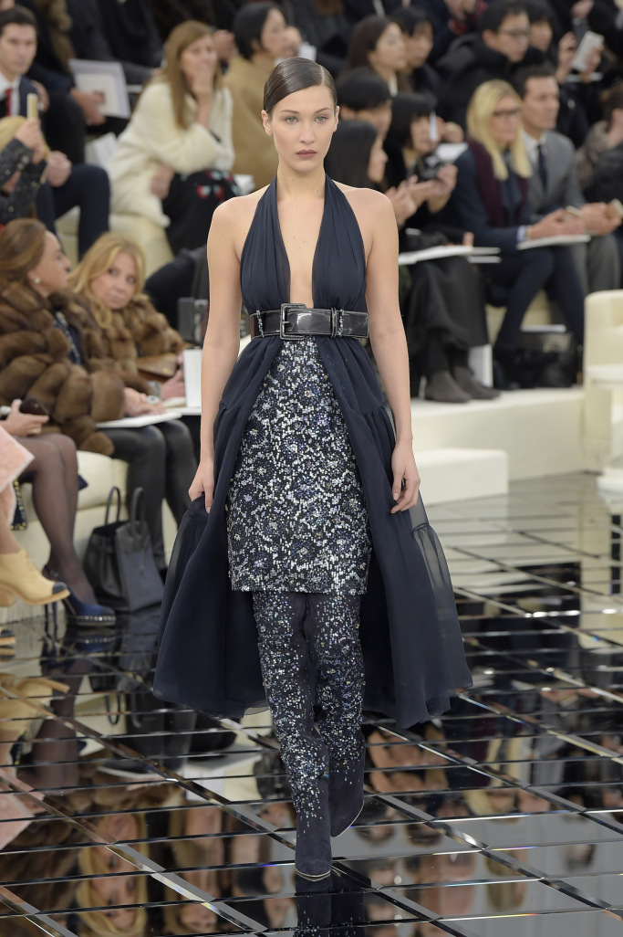 We are SWOONING over these 12 looks from the Chanel runway show in Paris -  HelloGigglesHelloGiggles