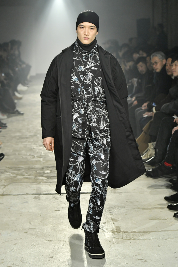 White Mountaineering Menswear Fall 2017 Collections