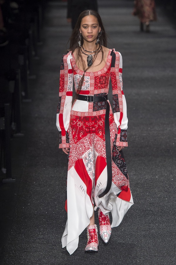 Alexander McQueen PARIS Fashion Week Fall 2017