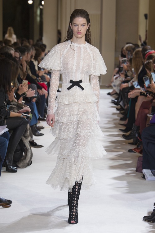 Giambattista Valli PARIS Fashion Week Fall 2017