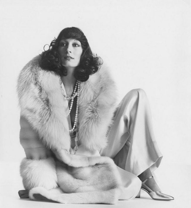 Irving Penn Photography|Anjelica Huston