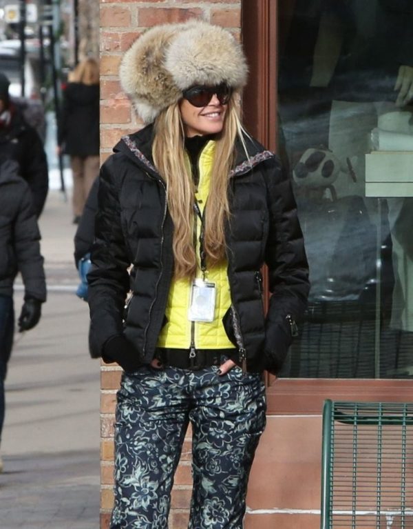 Elle Macpherson Winter Style steps out in Aspen December 2014 age appropriate style