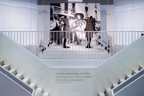 Cristóbal Balenciaga. Fashion and Heritage – Conversations - Exhibiting  Fashion