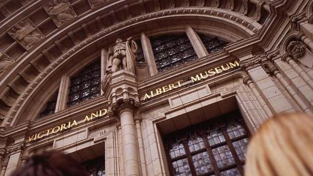 Victoria & Albert Museum Balenciaga exhibit