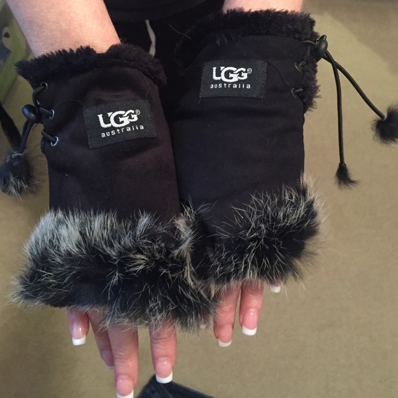 Ugg fingerless thermal gloves stocking stuffers