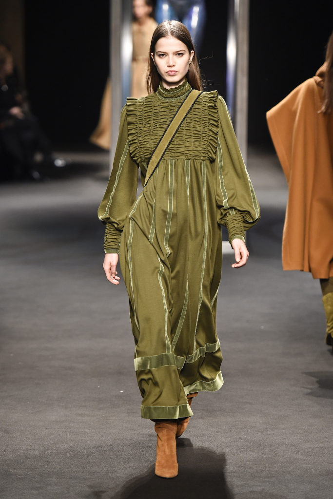 Alberta Ferretti RTW Fall 2018 - Milan Fashion Week