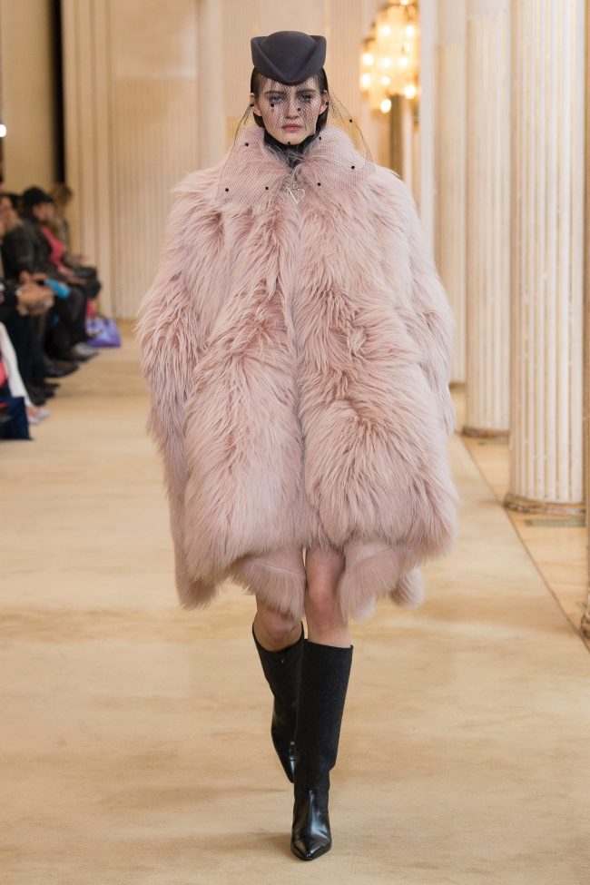 Nina Ricci RTW Fall 2018 - Paris Fashion Week