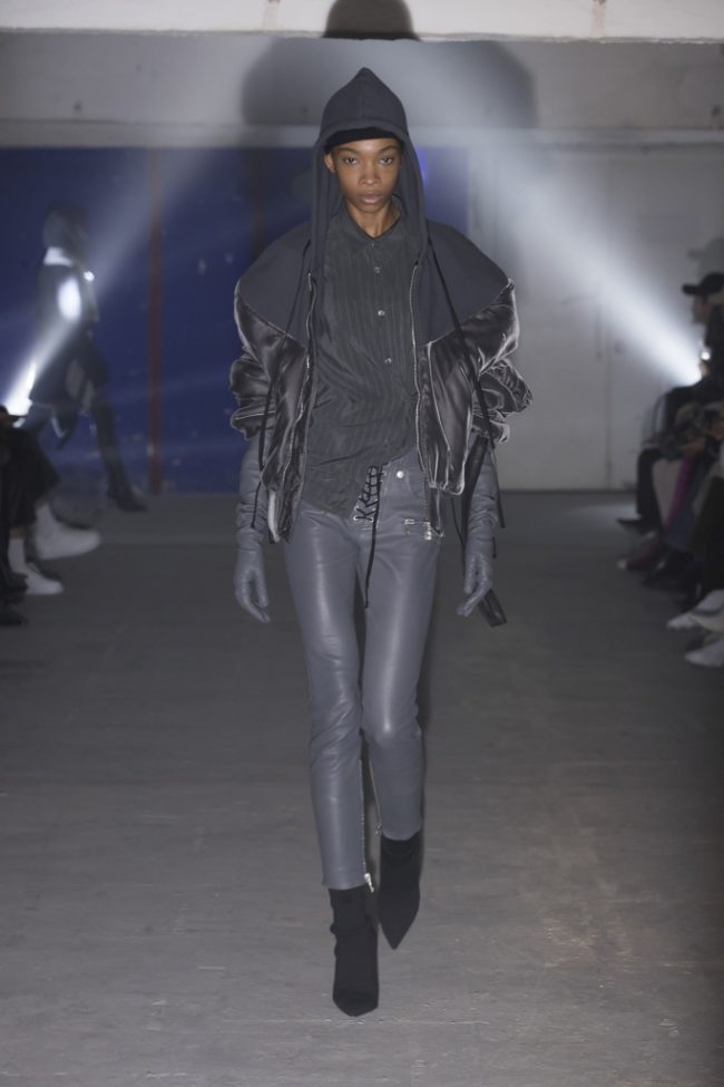 Unravel RTW Fall 2018 - PARIS Fashion Week