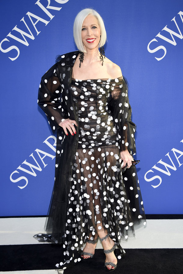 Linda Fargo in Oscar de la Renta at 2018 CFDA Awards