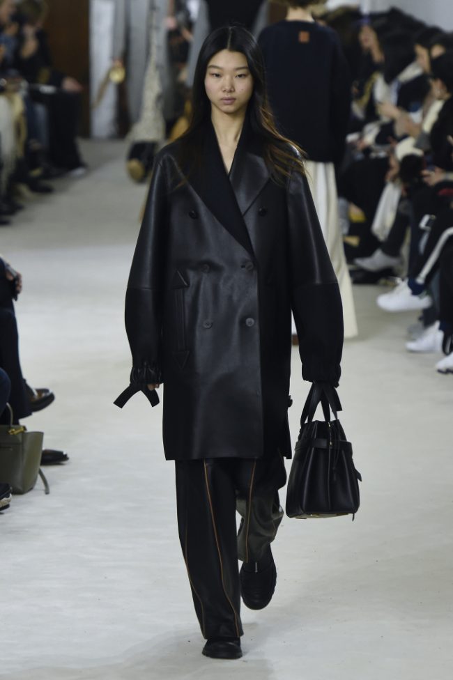 Loewe RTW Fall 2018 - Paris Fashion Week