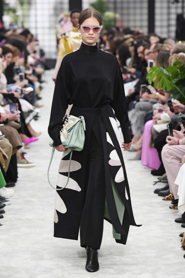 Valentino RTW Fall 2018 - Paris Fashion Week