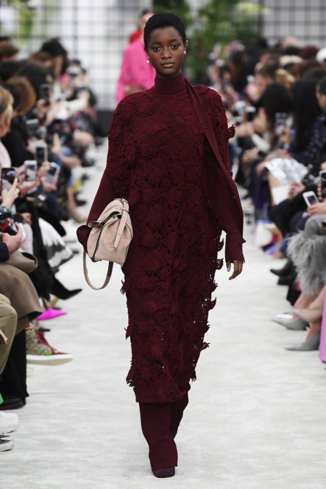 Valentino RTW Fall 2018 - Paris Fashion Week