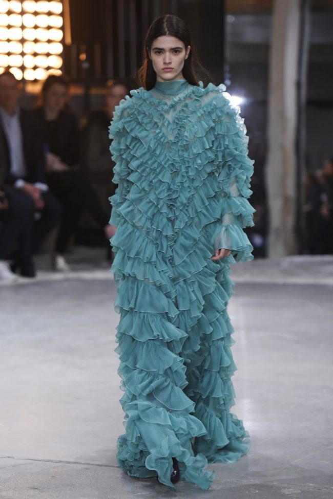 Giambattista Valli RTW Fall 2018 - Paris Fashion Week