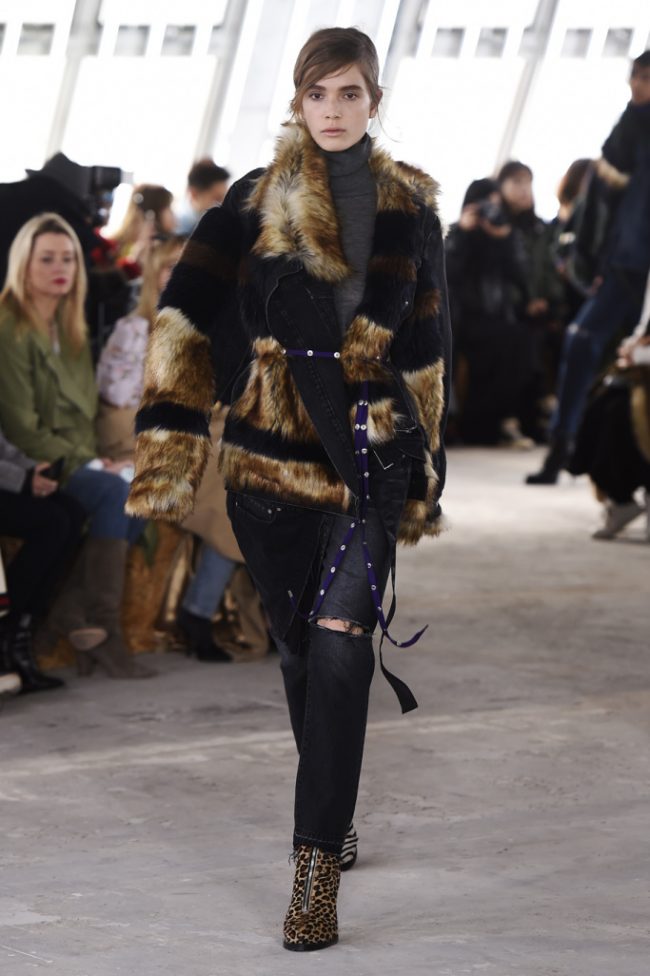 Sacai RTW Fall 2018 - Paris Fashion Week