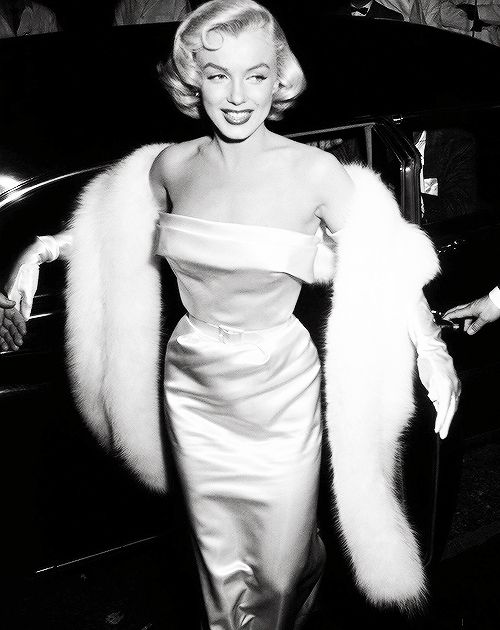 historical fashion influencer influencing fashion