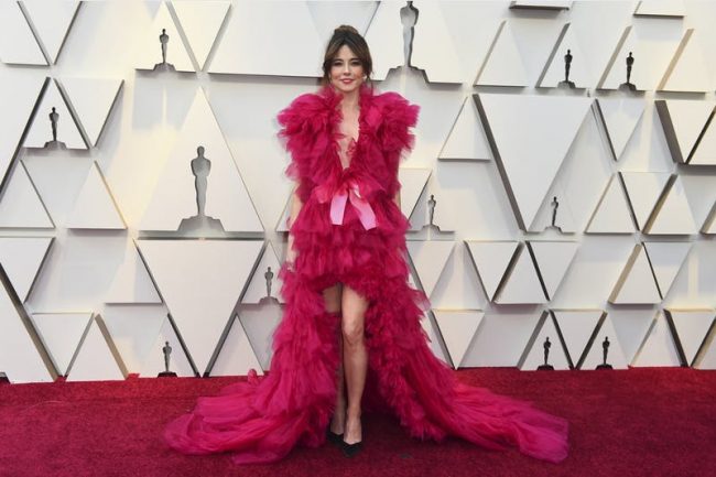 Linda Cardellini In Schiaparelli Haute Couture at 2019 Oscars