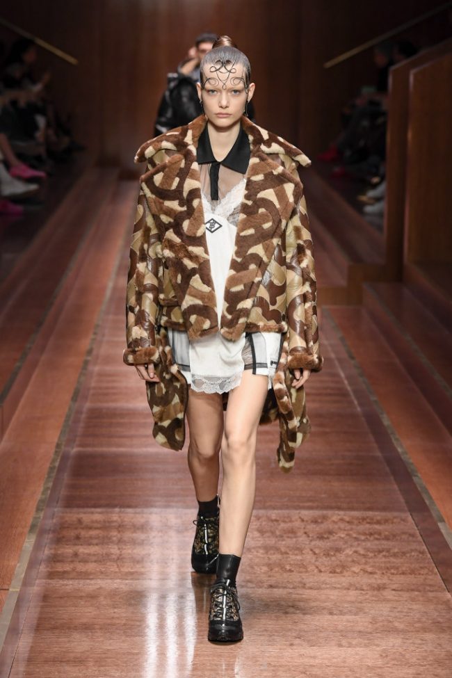 Burberry RTW Fall 2019 London Fashion Week