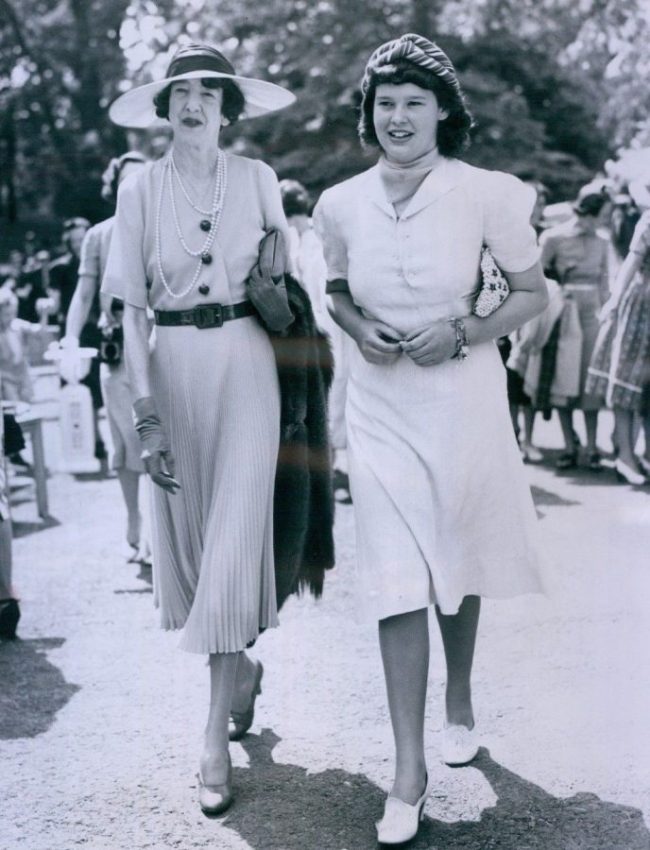 1938 Gloria Vanderbilt with Gertrude Vanderbilt Whitney